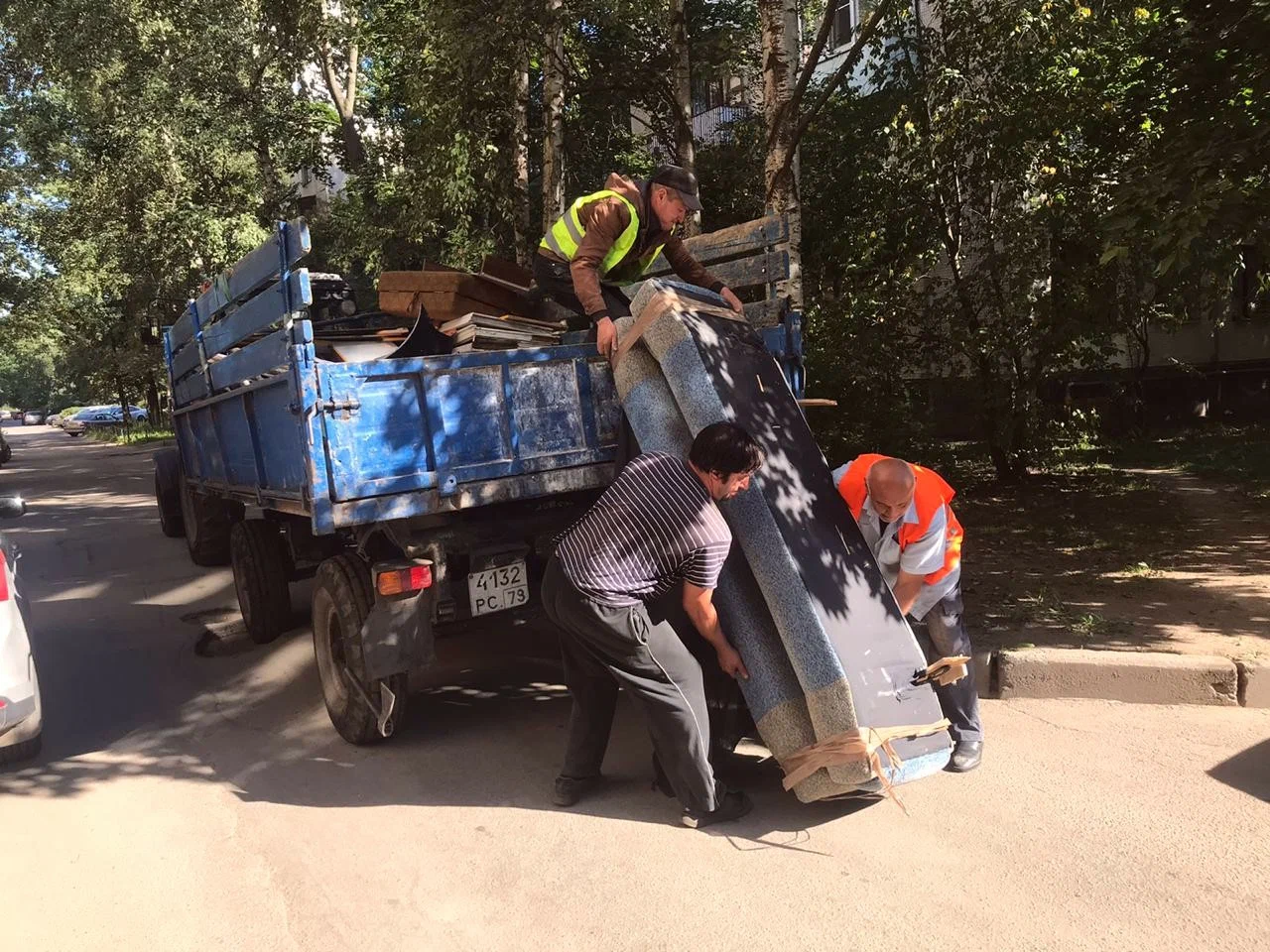 Профессиональный вывоз крупногабаритного мусора в Туймазы в октябре