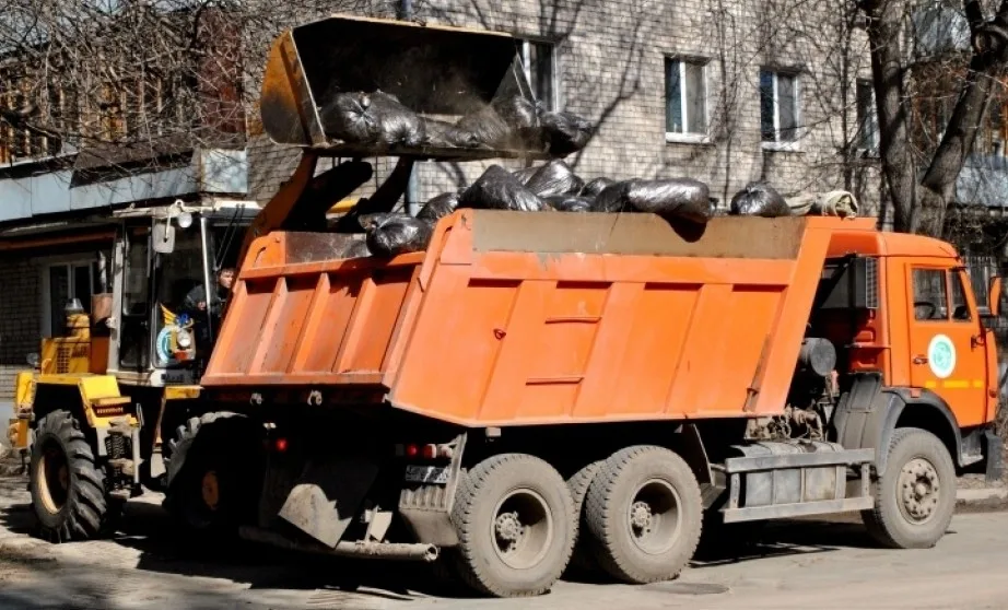 Вывоз мусора грузовым фургоном 5 тонн в Туймазы – ПроМусор, аренда, цена от 1579 руб