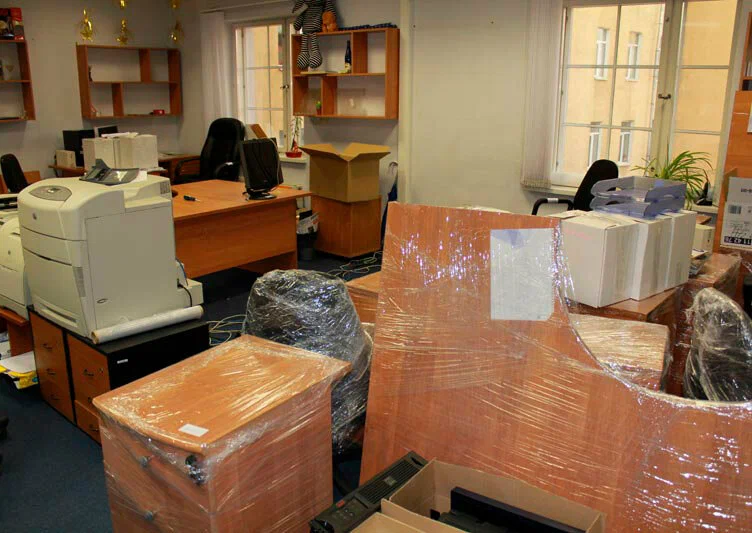 Вывоз старой офисной мебели в Туймазы в октябре