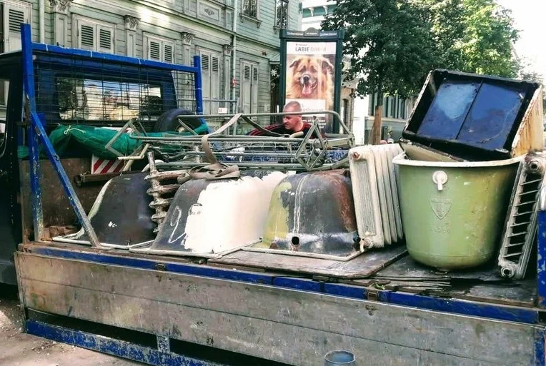 Вывоз старой сантехники в Туймазы от ПроМусор: быстро, недорого от 560 руб., утилизация и грузчики