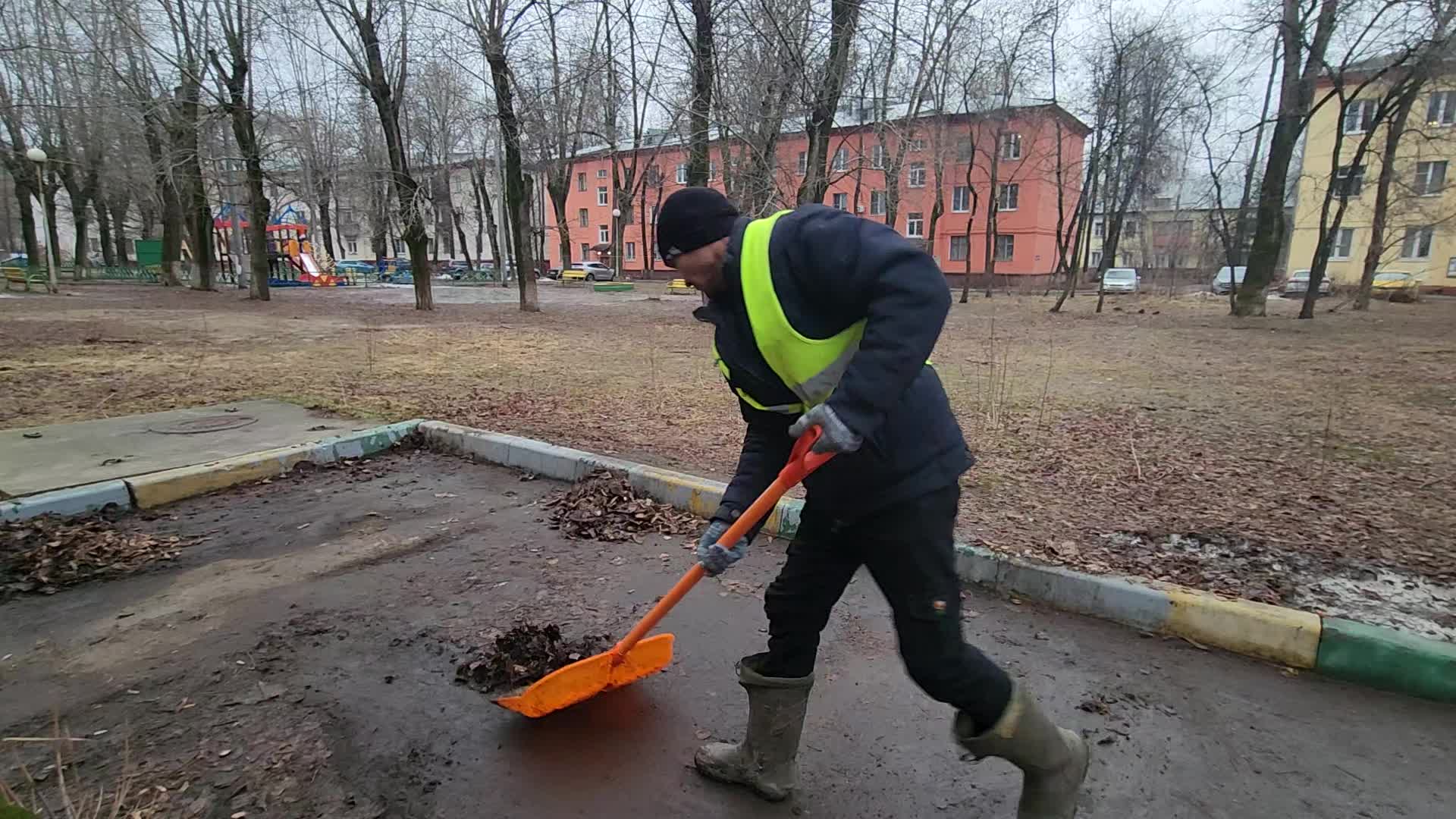 Уборка территорий в Туймазы в октябре