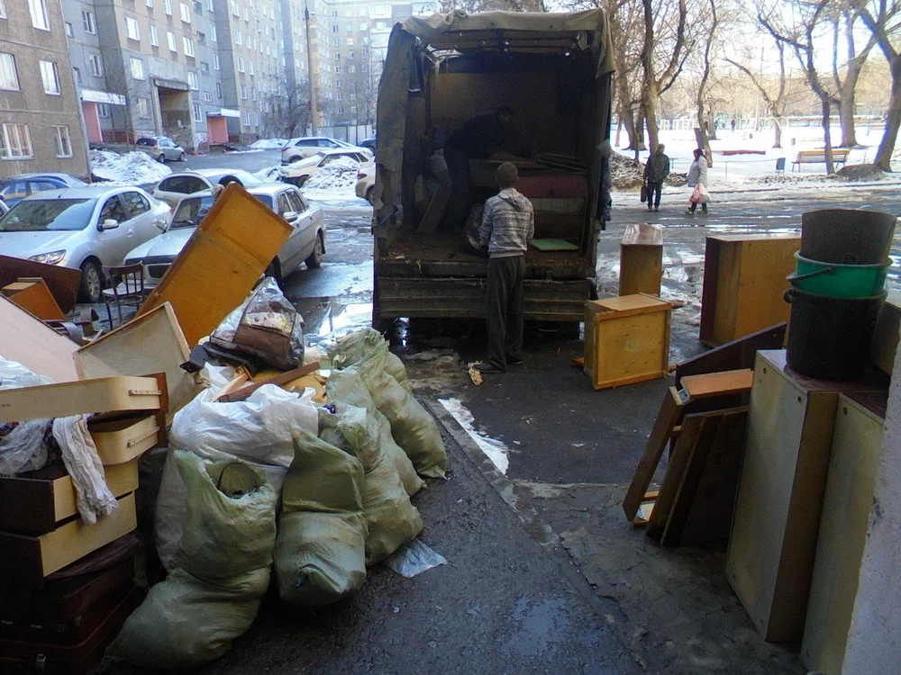 Вывоз мусора из подвала с утилизацией в Туймазы в октябре
