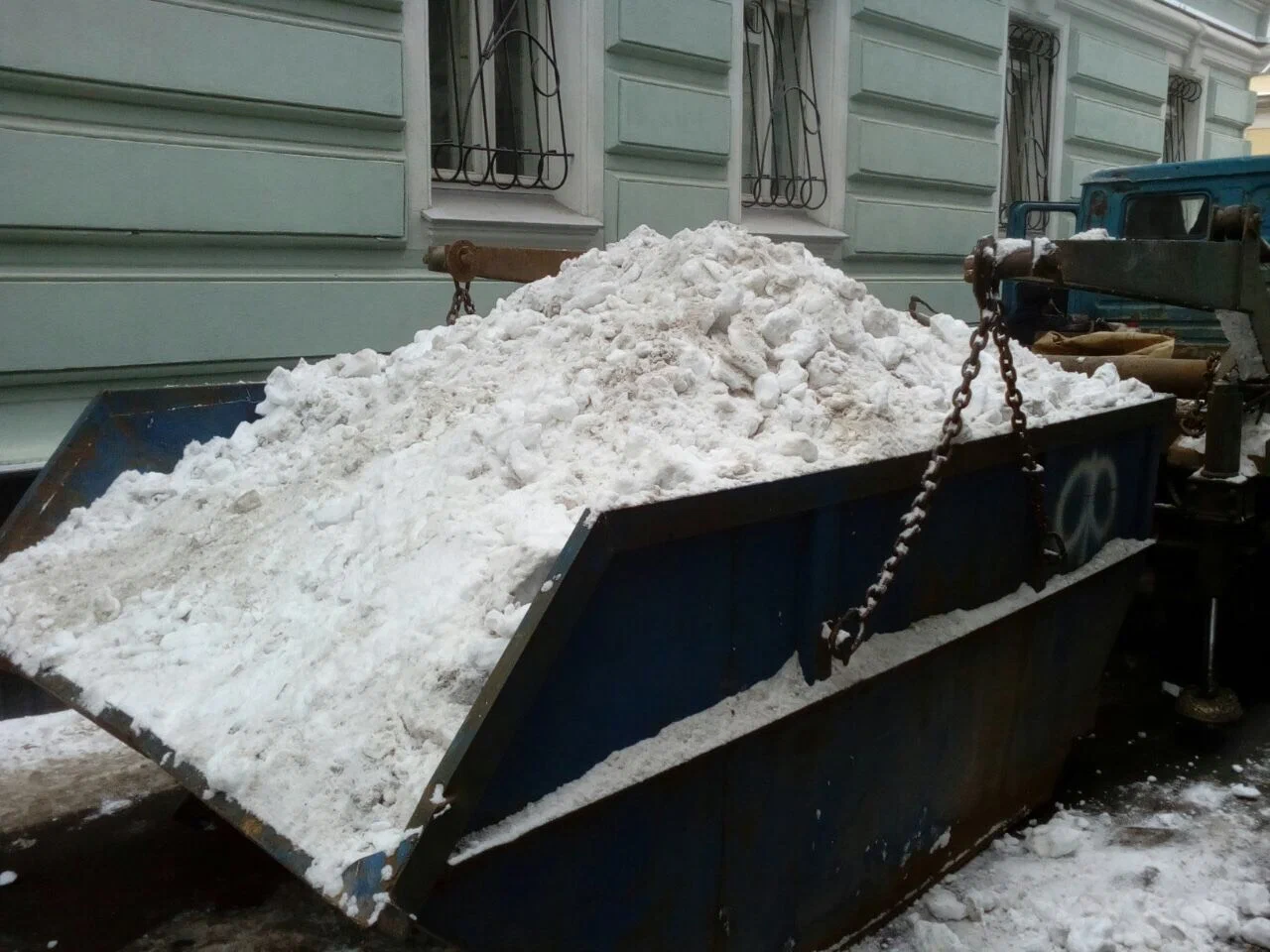 Вывоз снега контейнерами в Туймазы в октябре